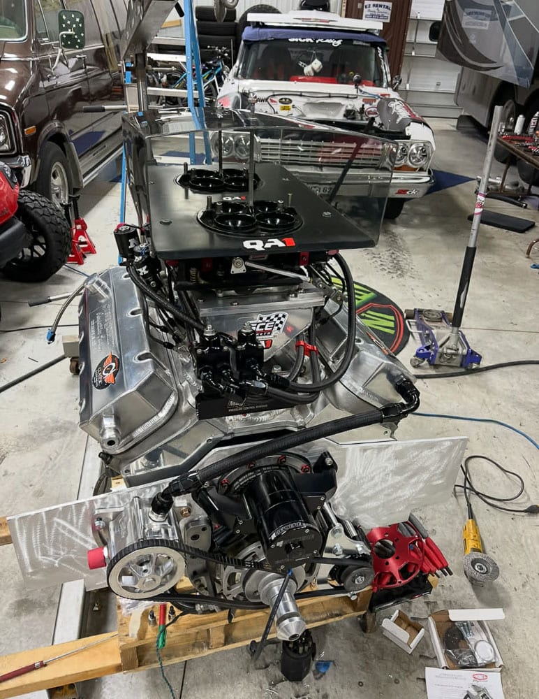 Custom build in the Sick Racing Customs garage, photo 01